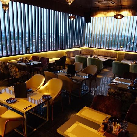 Red Orchid Otel Kanpur Dış mekan fotoğraf