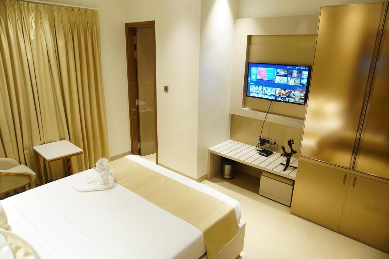 Red Orchid Otel Kanpur Dış mekan fotoğraf